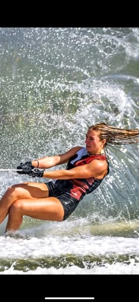 Kristy Kraus running the slalom course